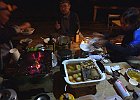 宴の始まり、各自何か一品か一本持ち寄りと云う事ですので、焼き肉、松茸ごはん、おでんetc バラエティ豊かでボリュームたっぷり