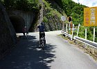 トンネル東側から橡谷西の谷林道が分岐し、されあに登って行きます