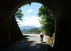 トンネルの向こうには大峯の山々が