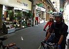 桜井の道路元標前で大阪組とお別れです