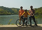 4月25日 津風呂湖畔を行く