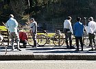 吉野町千股の水辺公園、自転車談義が始まります