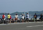 向こうに見えるのは弓削大橋