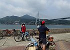 これから渡る生口橋をバックに