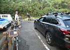 車載組と県内の自走組は栄山寺の駐車場に集まります。Photo : まえださん